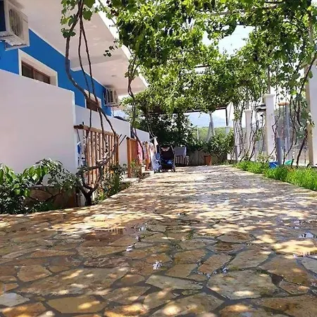 شقة One Bedroom At 400 M Away From The With Enclosed Garden And Wifi شكودر